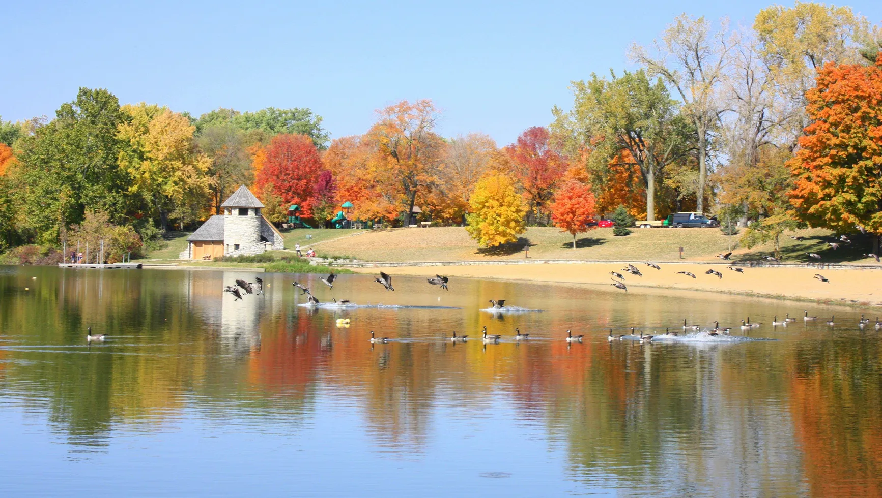Des Moines park and downtown area in Iowa